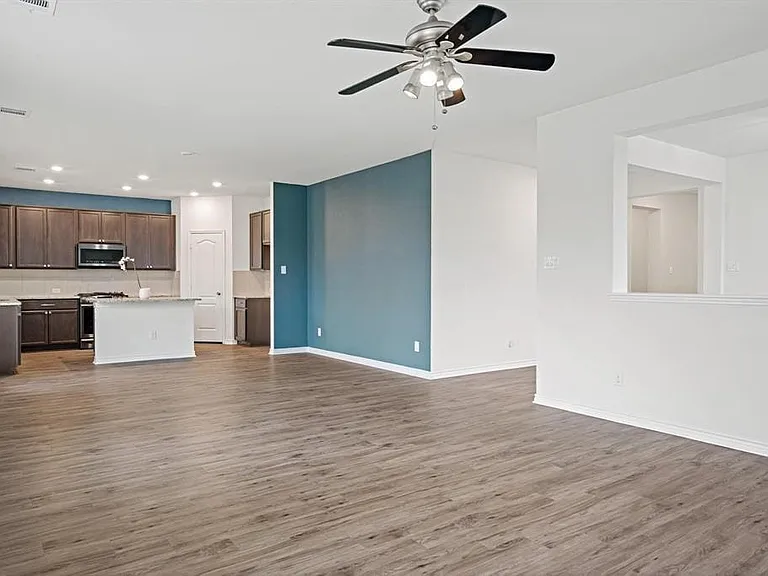 2632 Wesley Ave — Photo 9
