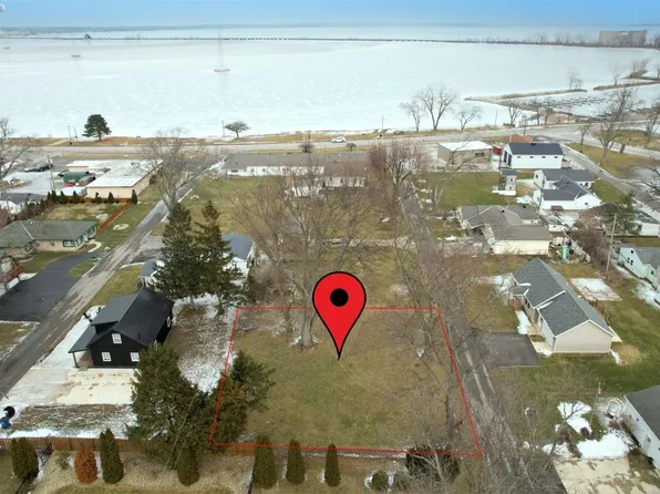 740 E Seminole Trl, Sandusky, OH 44870