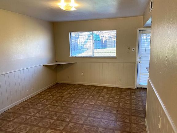 3rd image of 2513 Miriam Ln