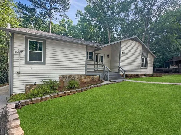 6800 Brookwood Ct, Douglasville, GA 30135