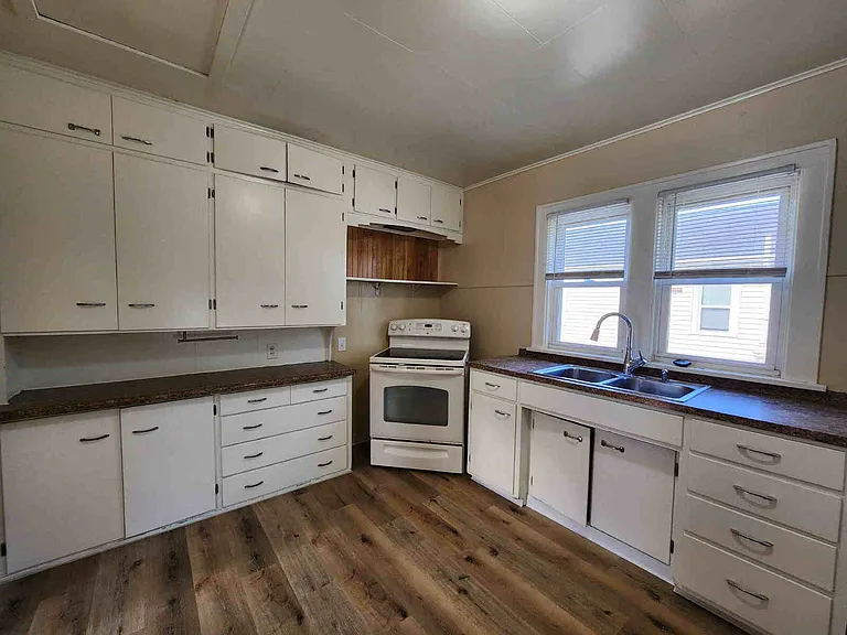 918 Osborn Ave — Photo 7