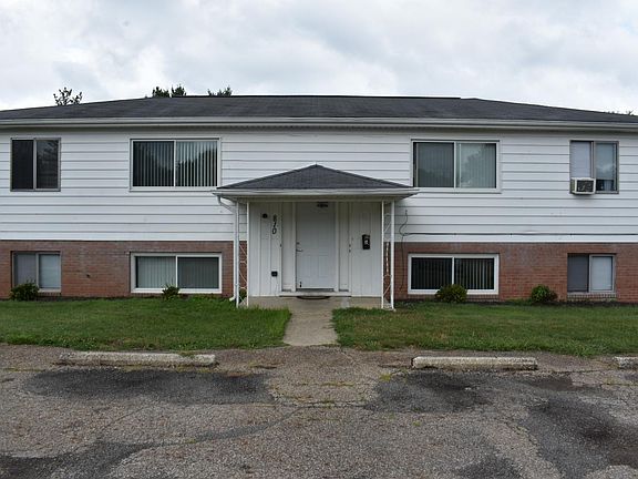 2nd image of 810 Burns St