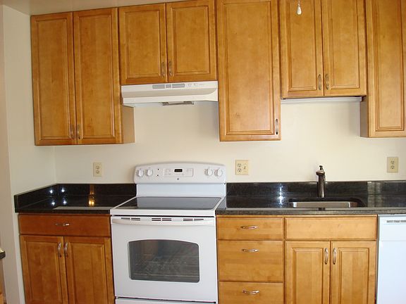 4th image of 18703 Winding Creek Pl