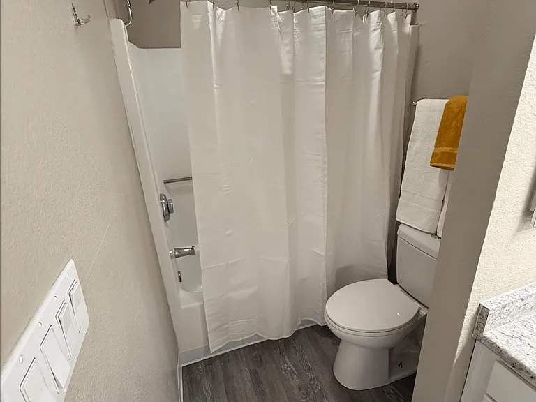 Vista Del Sol Apartments — Photo 51