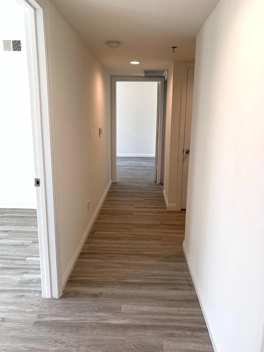 Building Photo - 1173 Justin Ave #8
