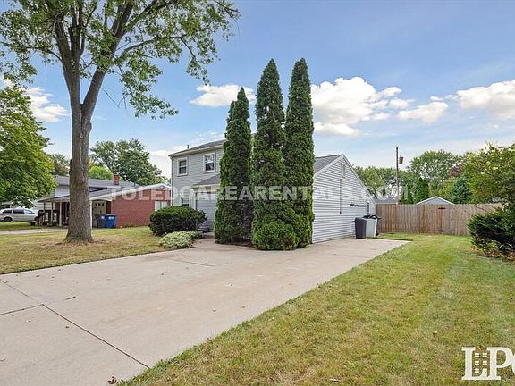4th image of 3633 Prairie Ave