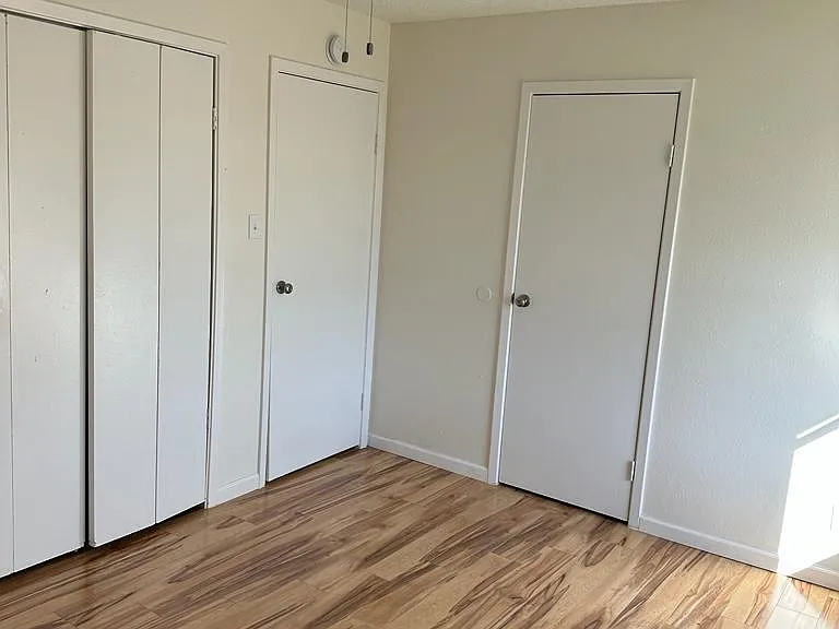 350 N Erby Campbell Blvd — Photo 2