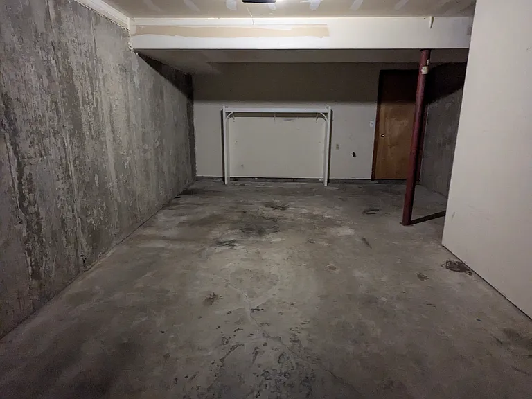 1558 Highland Ave #2 — Photo 13