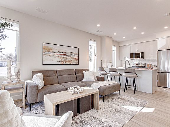 4th image of 75 Walnut St #209