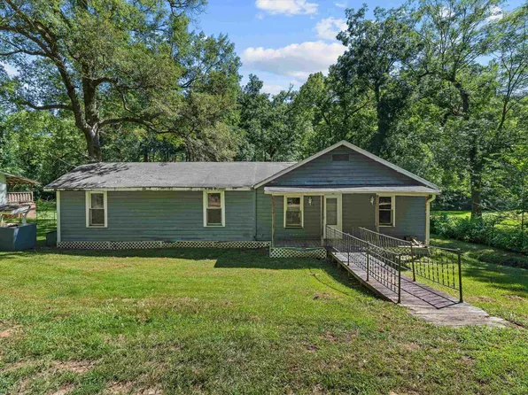 155 E Longs Camp Rd, Karnack, TX 75661