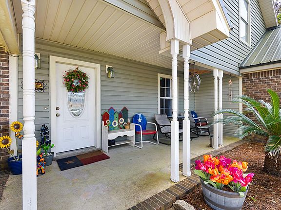 2nd image of 402 Northampton Cir