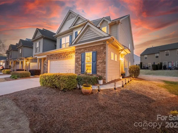 6619 Portland Rose Ln, Charlotte, NC 28210