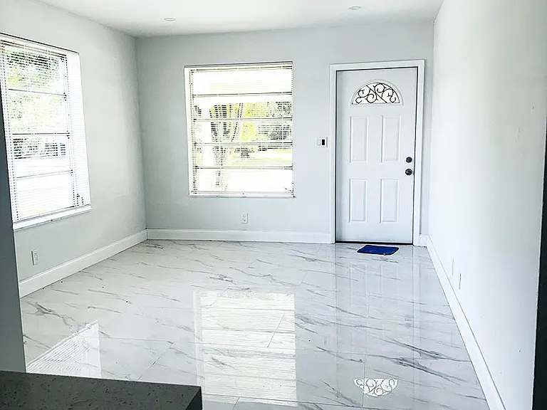 425 SW 18th Ave — Photo 6