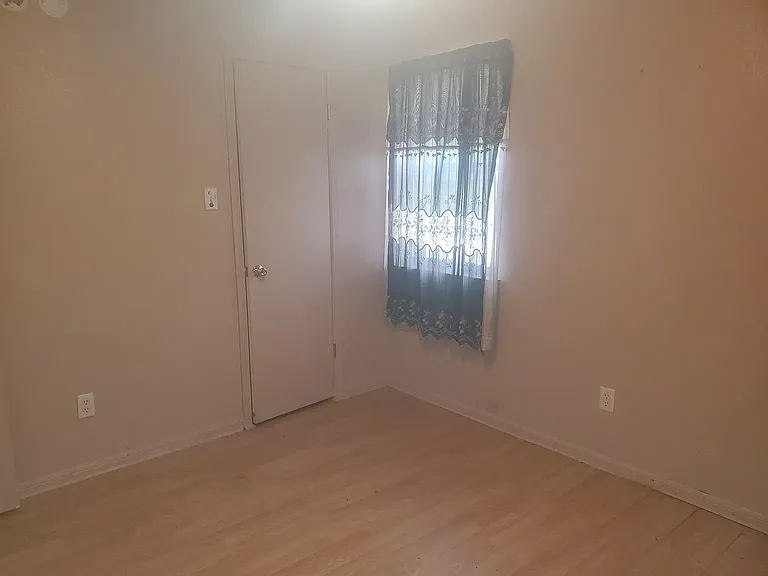 908 W Avenue B #2 — Photo 7