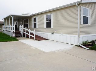 1748 Woodridge Cres, Findlay, OH 45840