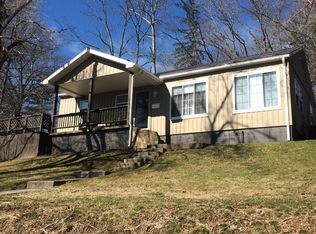 304 Bluestone Rd, Mount Hope, WV 25880