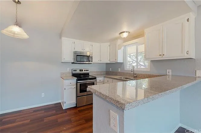 3827 N Sierra Way — Photo 4