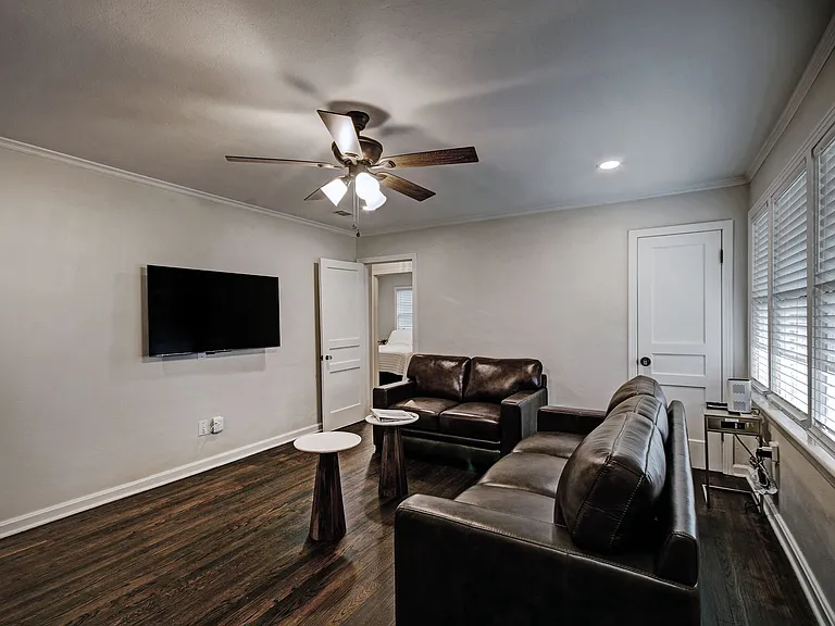 804 Monroe St — Photo 14