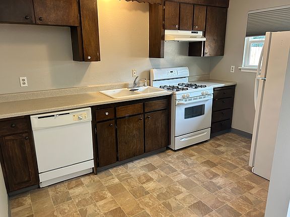 2nd image of 4966 Delight St N