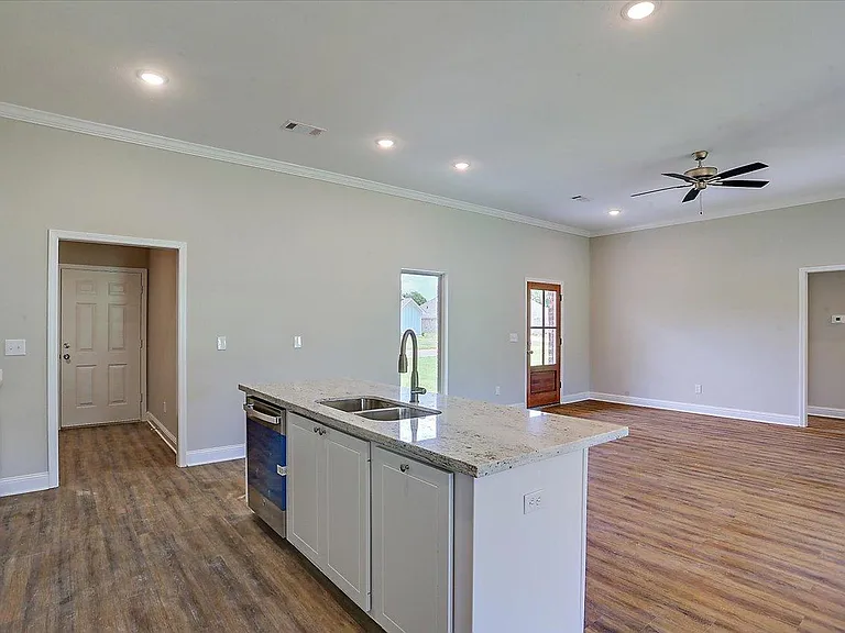 623 Westfield Dr — Photo 7