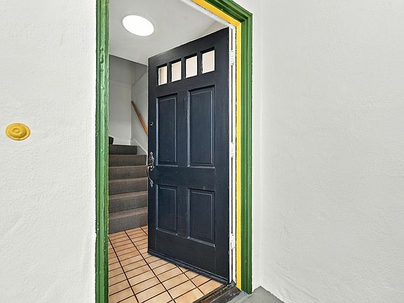2nd image of 386 Franconia St
