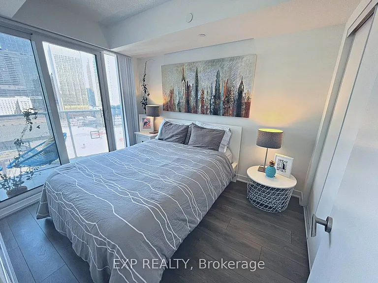 88 Harbour St #2302 — Photo 10