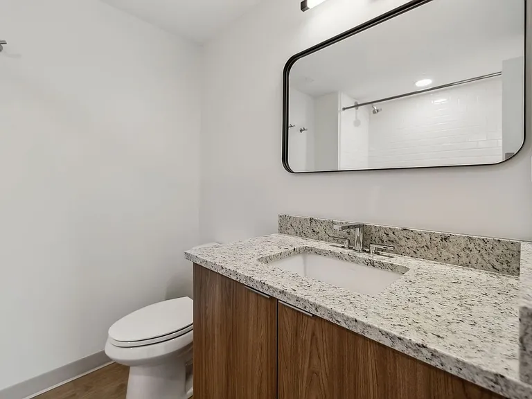 West 6th Apartments — Photo 82