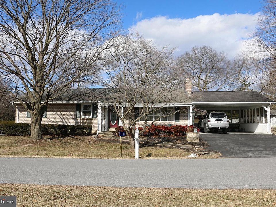 1st image of 17404 Gardenwood Dr