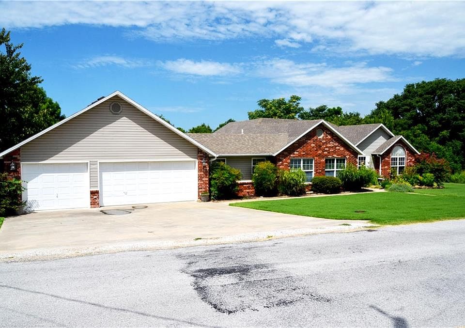 1st image of 34 Slifer Dr