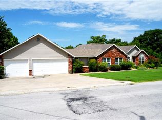 34 Slifer Dr, Bella Vista, AR 72714