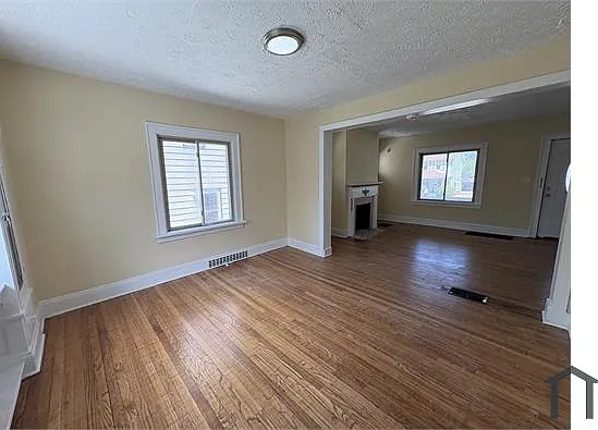 12816 Thornhurst Ave — Photo 15