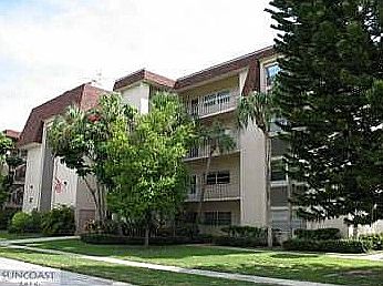 2nd image of 209 NE Lincoln Cir N APT 307