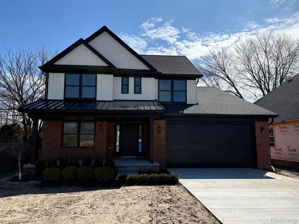 28720 Little Mack Ave, Saint Clair Shores, MI 48081