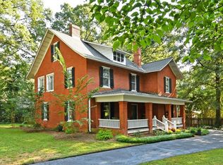 2020 Robinhood Rd, Winston Salem, NC 27104