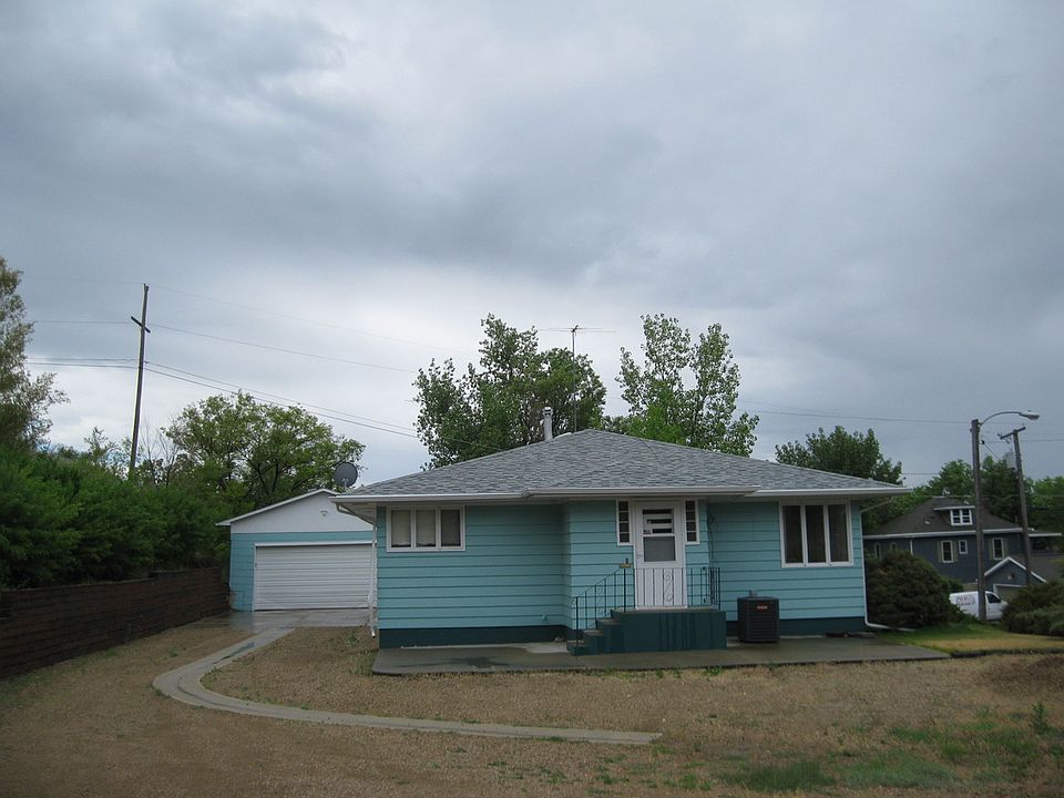 1st image of 620 6th St N