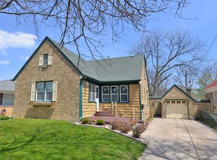 3029 Elm Ln, Racine, WI 53405