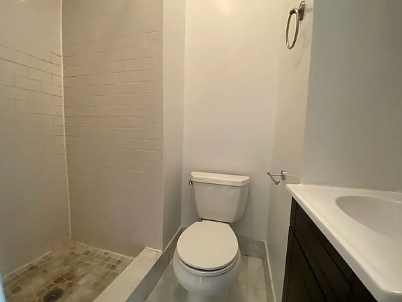 5th image of 1604 1st Ave APT 4B