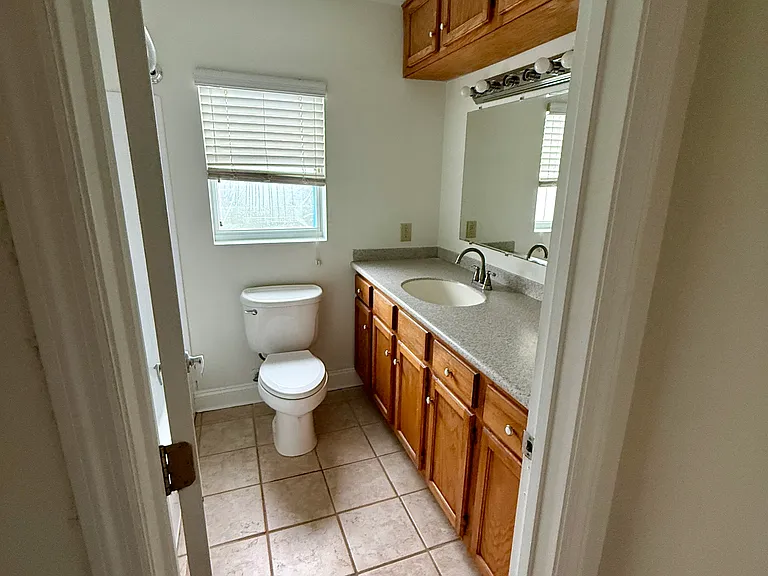 721 W Harvard St — Photo 8