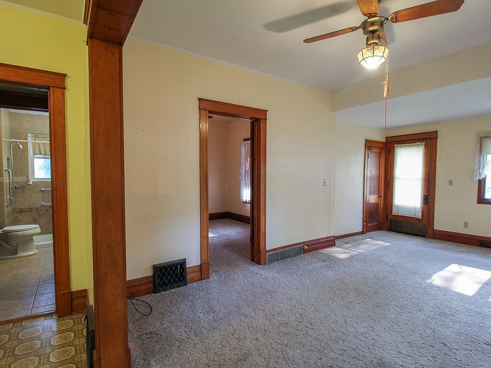 113 NW 7th St, Pocahontas, IA 50574 Zillow