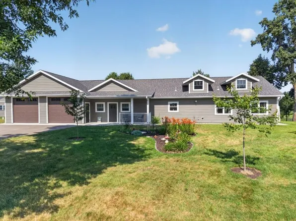 34081 390th St, Dent, MN 56528