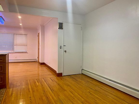4th image of 4302 166th St Floor 1