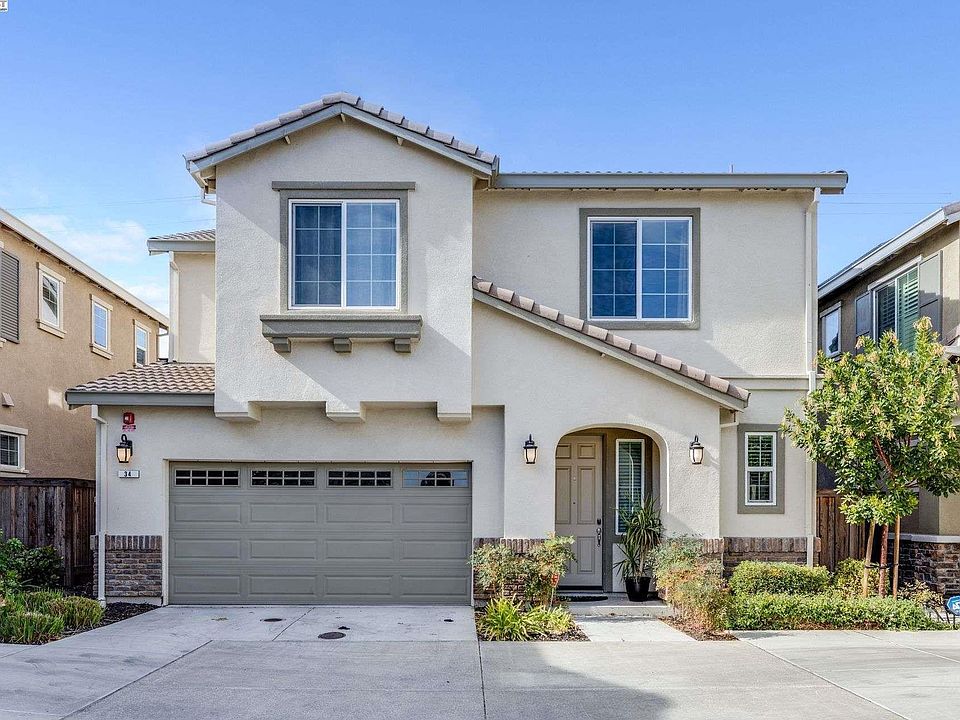 1st image of 34 Belle Harbor Cir
