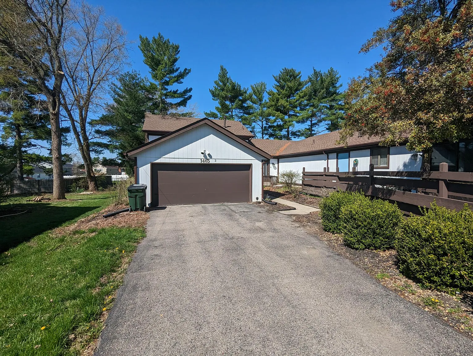 1465 Eaton Ave photo 1