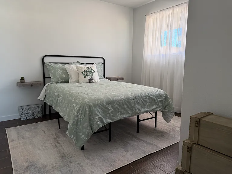 135 E Ellis Dr — Photo 24