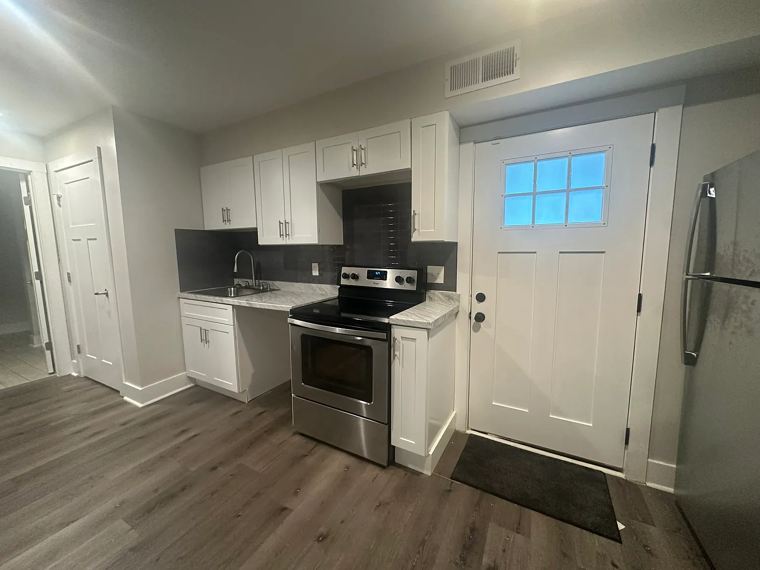 2 bed, 1000 sqft, $1,695 — Photo 4