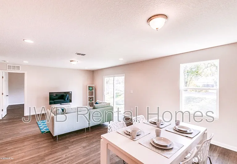 3789 Saint Augustine Rd — Photo 3