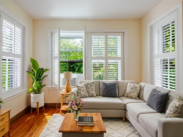105 9th St SE APT 302, Washington, DC 20003