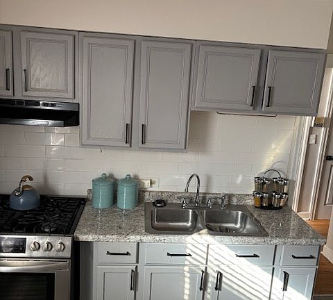 Kitchen Includes Stove and Refrigarator