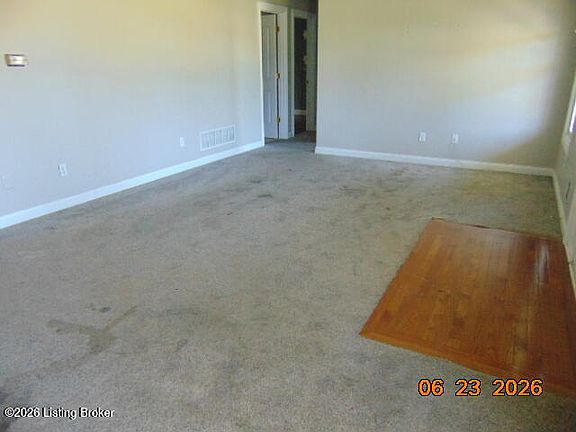 3rd image of 133 Sapphire Ct