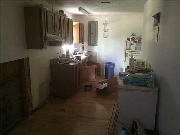 5th image of 255 9th St
